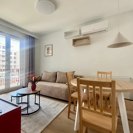 Cozy Szeligowska With Free Parking Apartamento