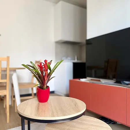 Cozy Szeligowska With Free Parking Apartamento Varsóvia