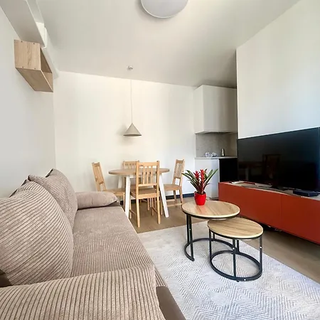 Cozy Szeligowska With Free Parking Apartamento Varsóvia