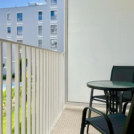 Cozy Szeligowska With Free Parking